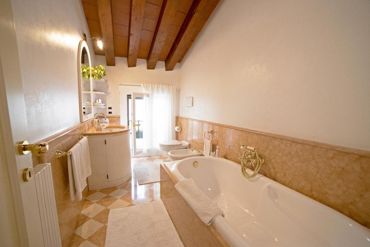 Mini Suite Deluxe Isola Di Mezzo Treviso Exteriör bild